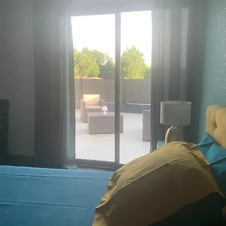 A Mi-chemin En Medoc, Chambres D'hotes Bed & Breakfast *