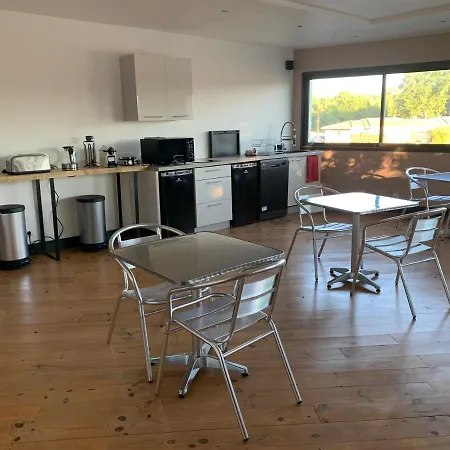 住宿加早餐酒店 A Mi-chemin En Medoc, Chambres D'hotes Le Temple (Gironde)