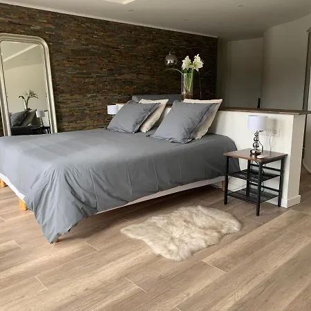 A Mi-chemin En Medoc, Chambres D'hotes Bed & Breakfast *